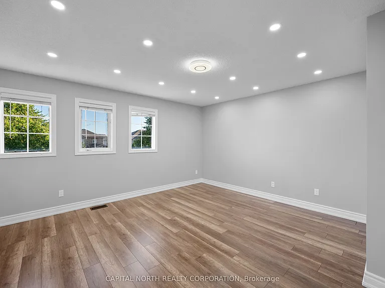 86 Breeze Dr — Photo 16