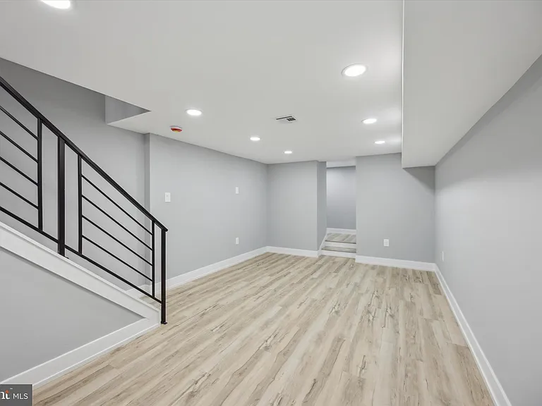 451 Fitzgerald St — Photo 25