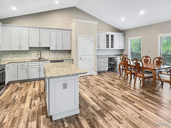 2nd image of 821 Destiny Dr