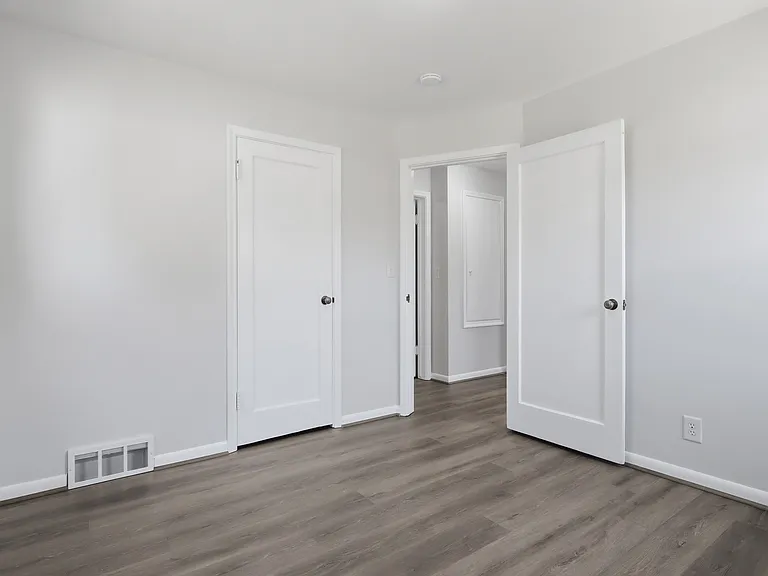 654 W Lennox St — Photo 12