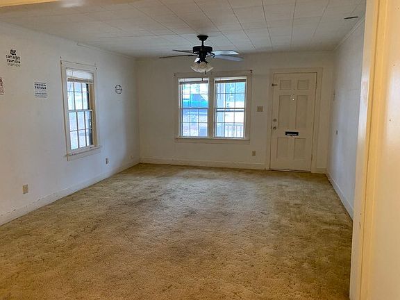 3rd image of 2427 Fearing Ave
