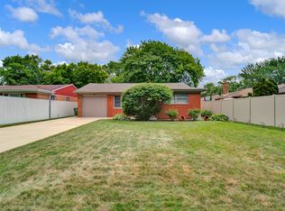 8817 S 55th Ct, Oak Lawn, IL 60453