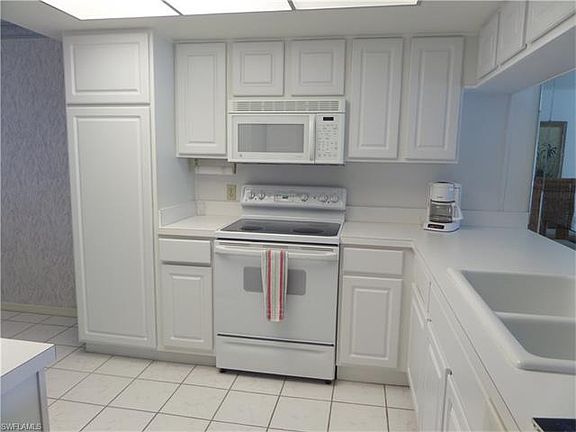 4th image of 460 Fox Haven Dr APT 1108