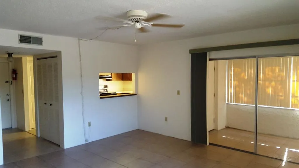 1 bed, 1.5 bath, 815 sqft, $1,350 — Photo 4
