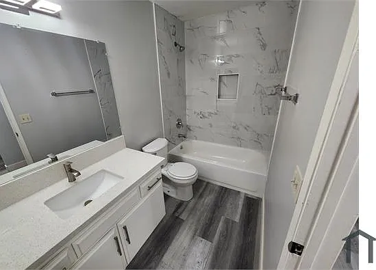 3 bed, 850 sqft, $3,600 — Photo 3