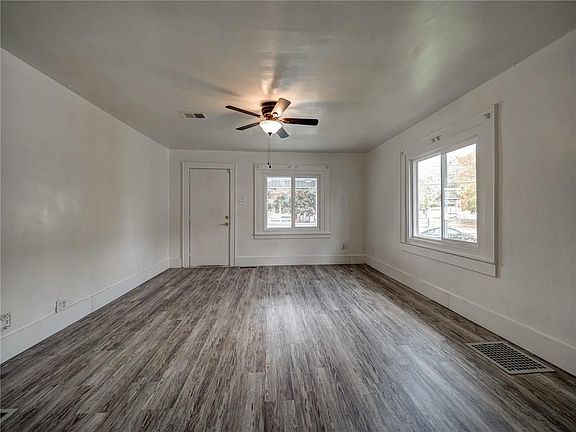 5th image of 1821 E Minnesota St