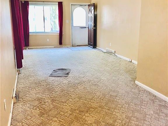 3rd image of 4480 W 172nd St