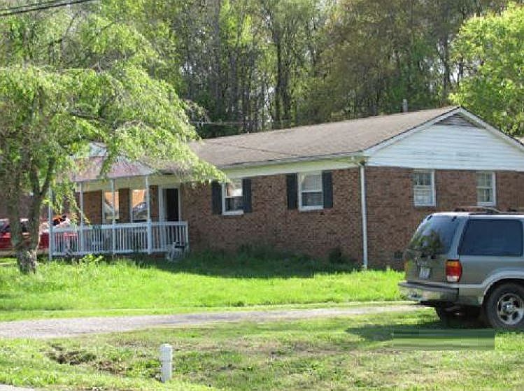 2nd image of 1003 Briarwood Dr
