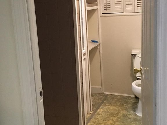 3rd image of 227 Anthony Ave