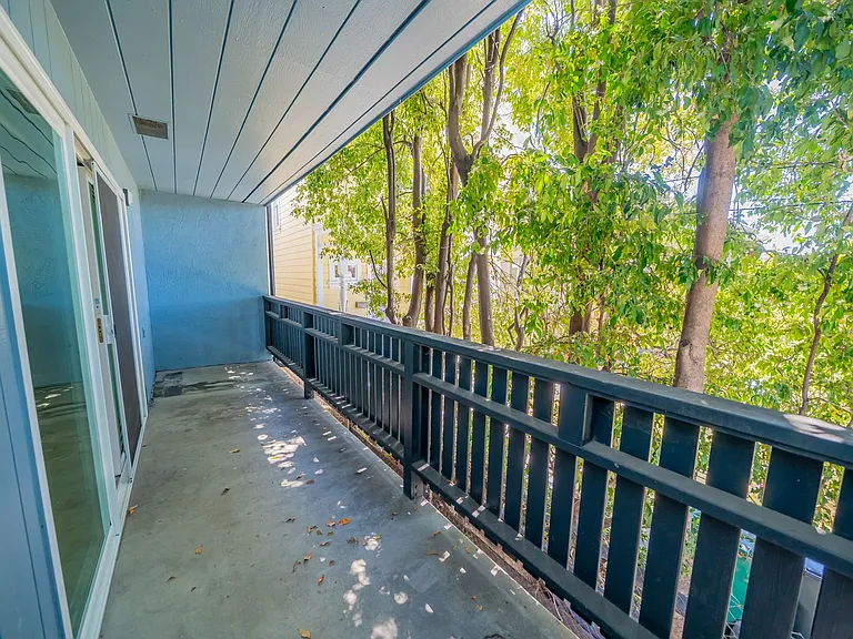 650 Vernon Street — Photo 12