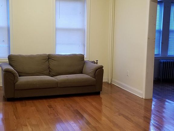 4th image of 11 Gifford Ave #1HH
