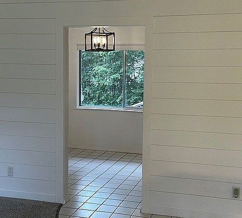 4th image of 1005 Cheryl Dr