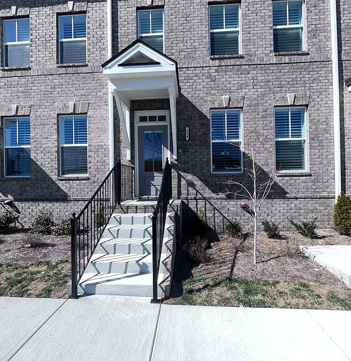 1st image of 334 Savoy Loop