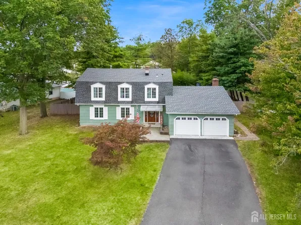 5 Boxwood Rd, Piscataway, NJ 08854