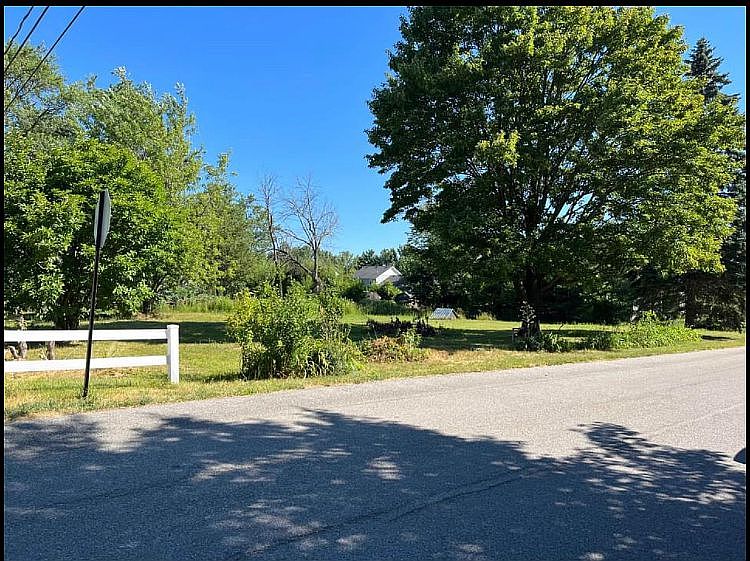 2nd image of 2133 Knoll Ave