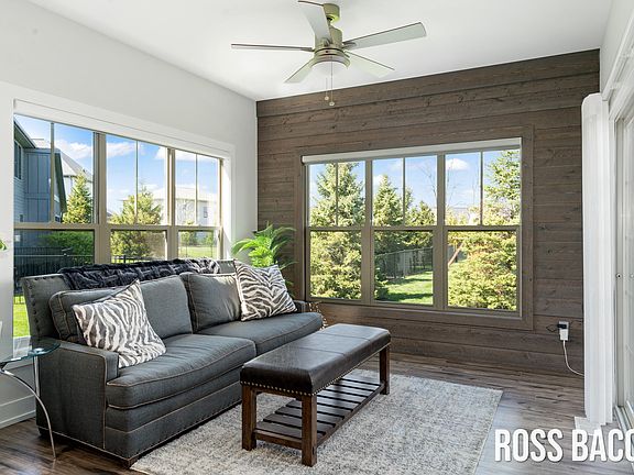 3rd image of 3895 Balsam Waters Dr NE
