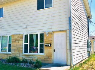 2301 2nd Ave SW APT 4, Minot, ND 58701