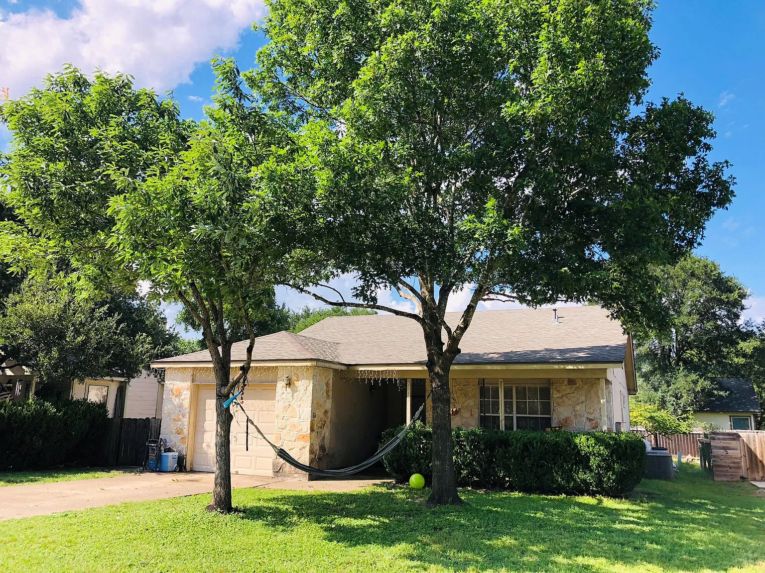 3 bed, 2.5 bath, 1300 sqft, $1,995 — Photo 1