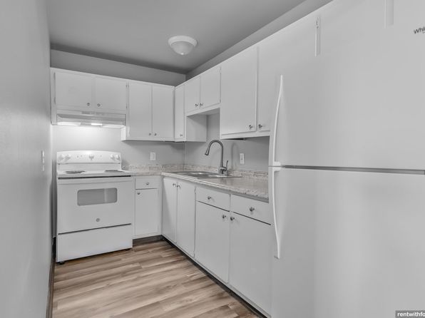 671 S Western Ave APT 107