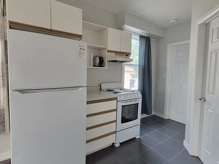 104 Mississaga St W #1 — Photo 7