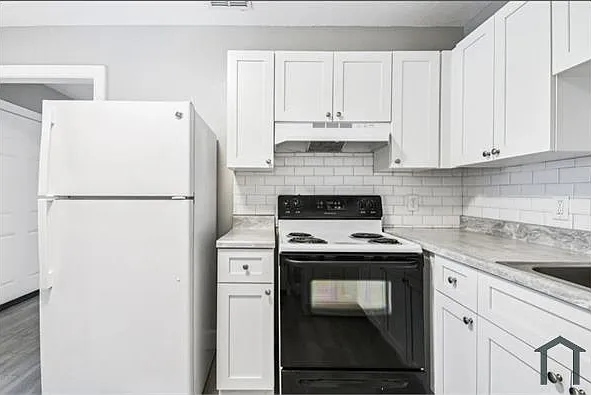 803 W Warren St — Photo 9