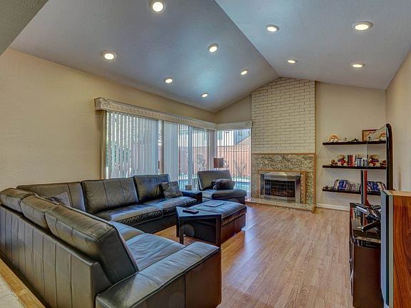4th image of 331 Grandpark Cir