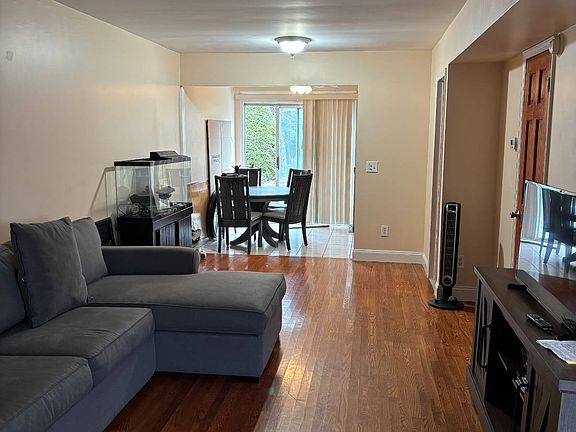 2nd image of 276 Temple Hill Rd Unit 103