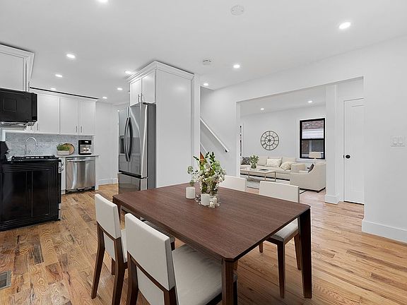 5th image of 8018 250th St