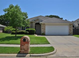 7020 Herman Jared Dr, North Richland Hills, TX 76182
