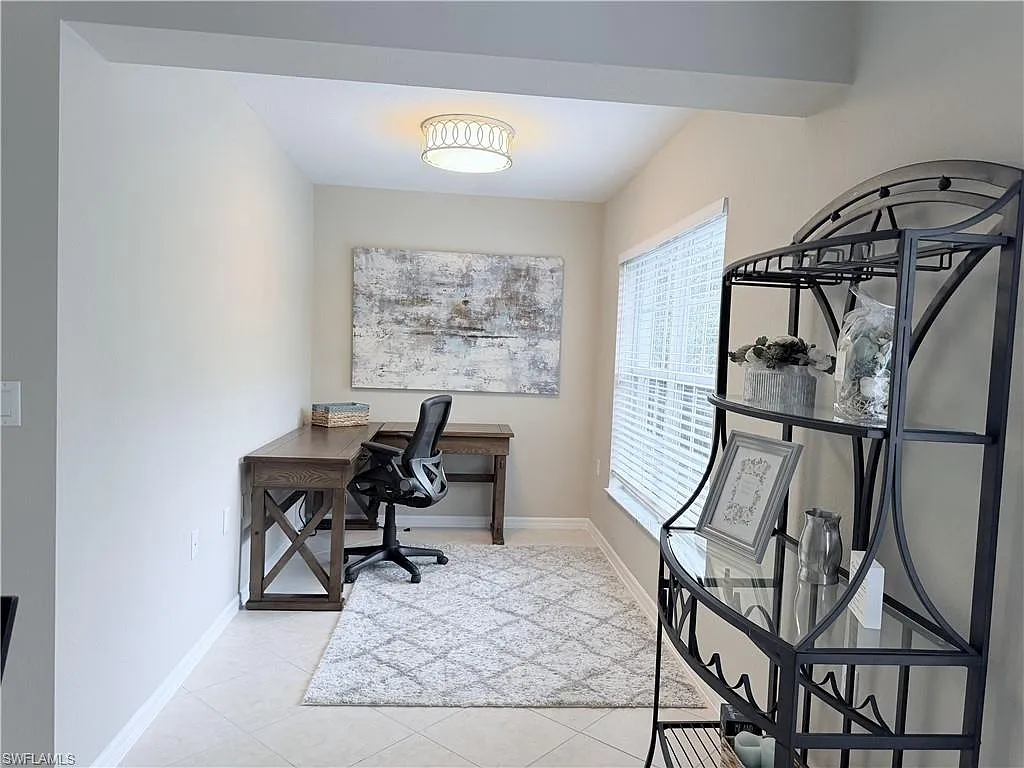3 bed, 2.0 bath, 2100 sqft, $3,000 — Photo 4