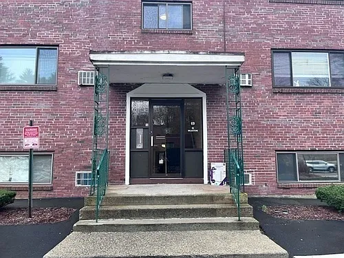 69 Nicholas Rd #B Photo 1