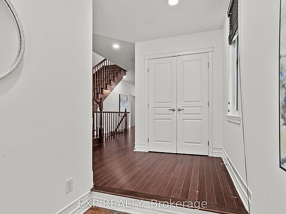 3rd image of 116 Watershield Rdg