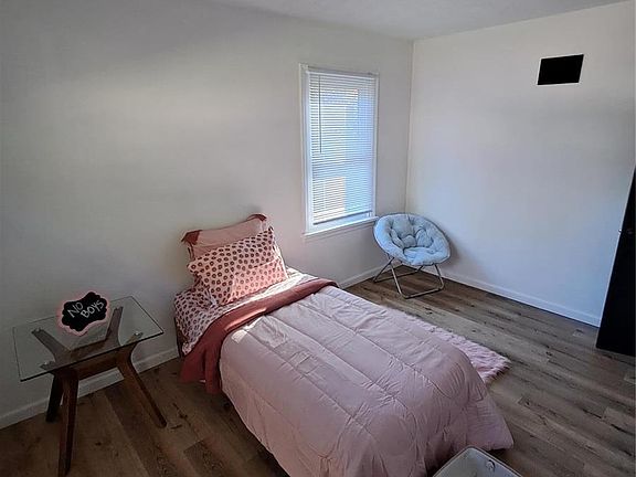5th image of 11 Shireford Ln