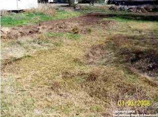 910 Waltom Ave, Jourdanton, TX 78026