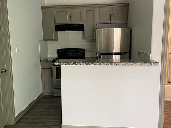 3rd image of 258 Thomas St #3