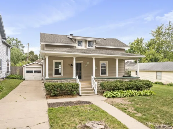 215 Brown St, Clinton, MI 49236