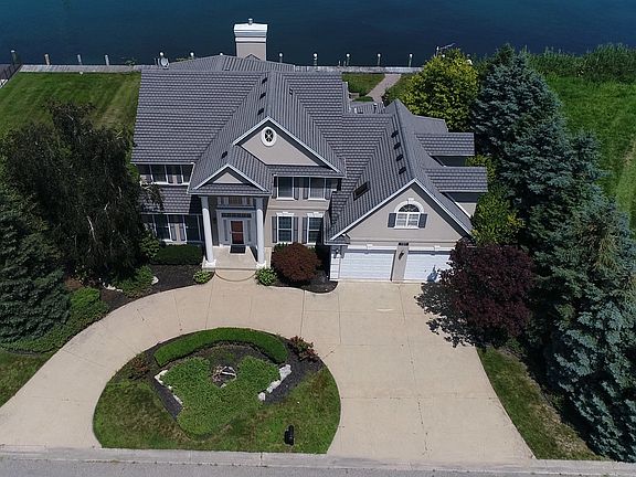 3rd image of 10682 Saint John Dr