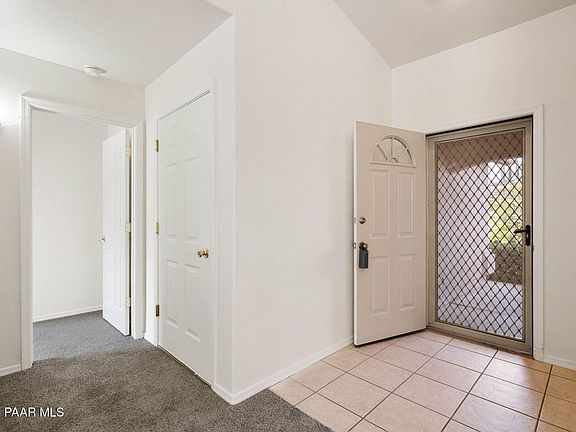 3rd image of 4501 N Sheridan Ln