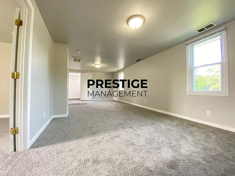 1236 W 17th Ave — Photo 4