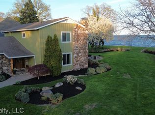 6210 Sterling Dr, Newport, MI 48166