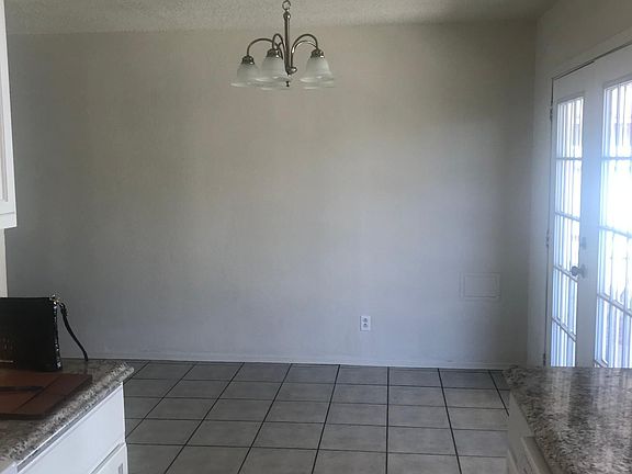4th image of 1420 Zeneta Ave