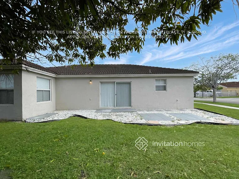 10711 SW 167th St — Photo 18