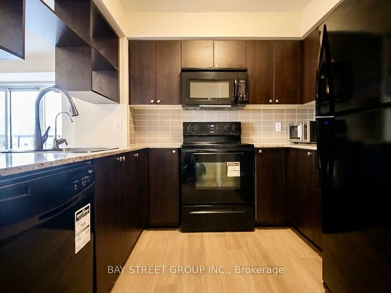 151 Village Green Sq #2703 — Photo 11