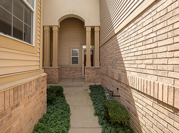 2nd image of 2103 Medinah Ct #2103