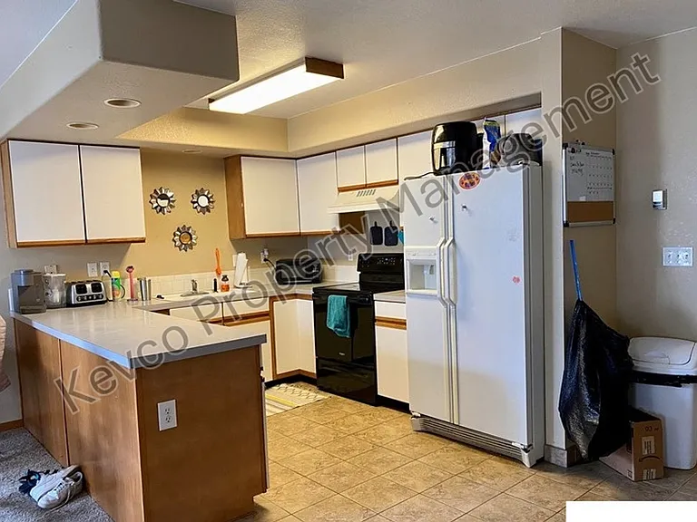 1637 Westbridge Dr #J3 — Photo 4