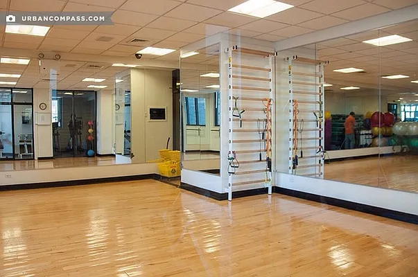 Rented by Compass | media 32