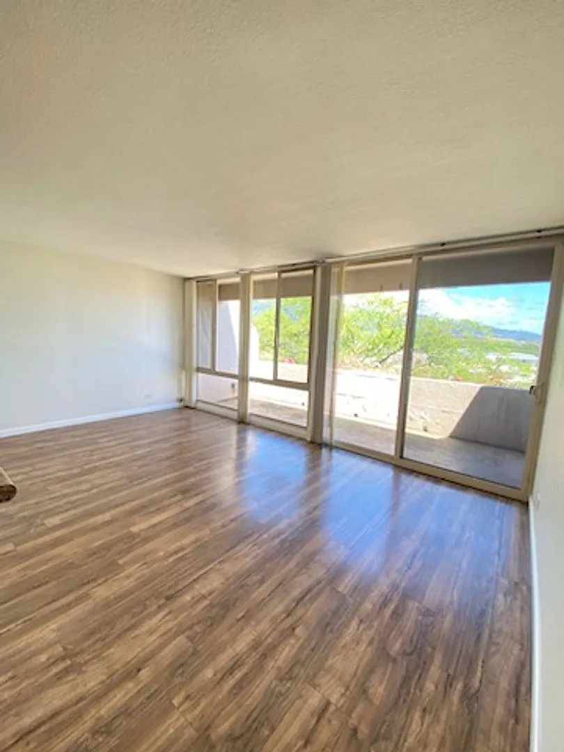 Central Location with Great Ocean and Mountain Views (509 Pio Drive) — Photo 3