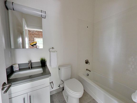 5th image of 22650 Main St #218