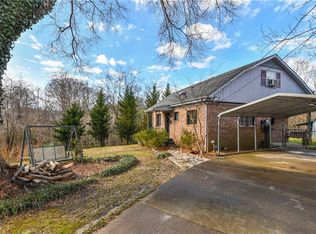 543 Riverside Dr, Eden, NC 27288