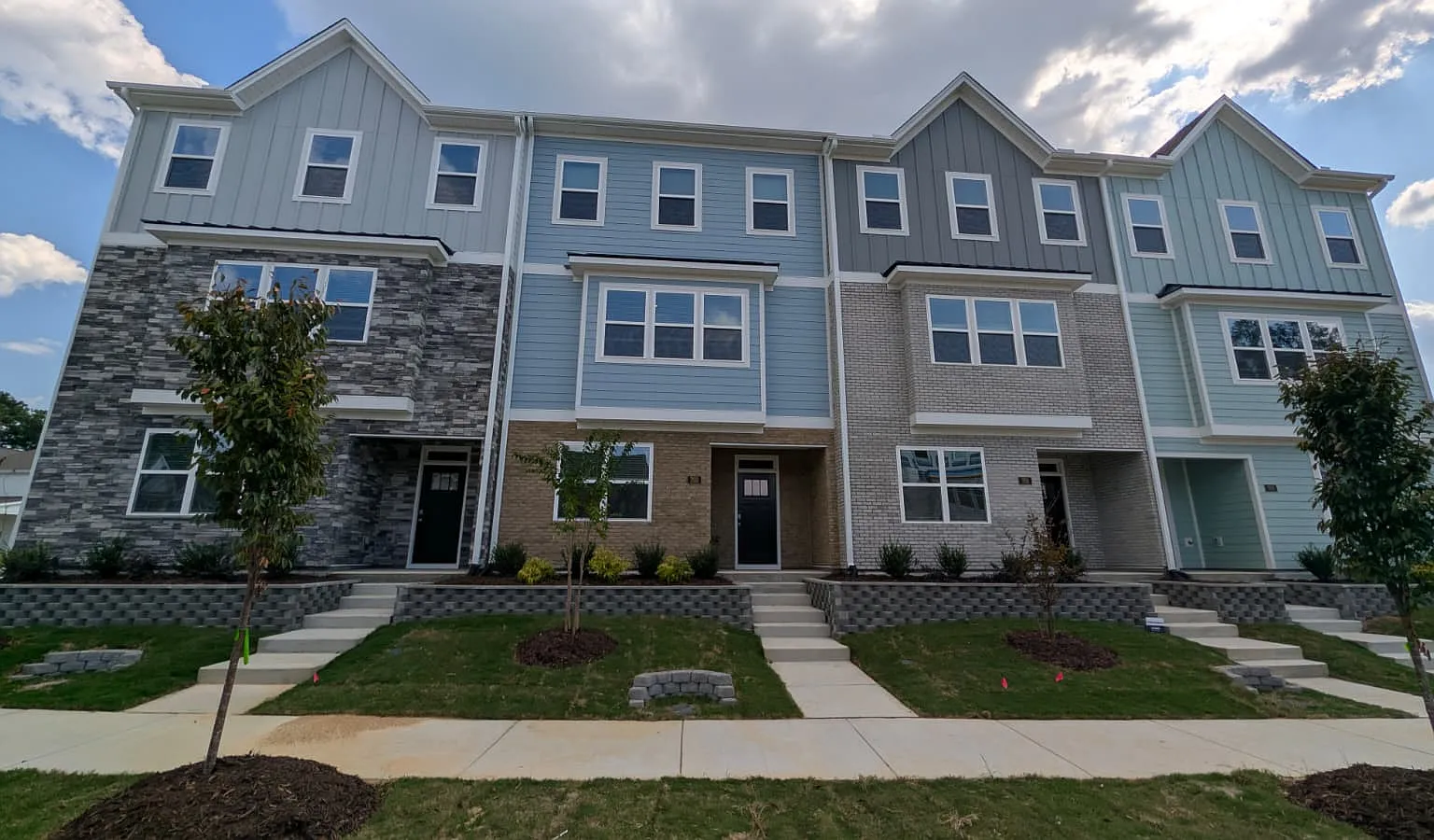 4 bed, 3.5 bath, 2283 sqft, $2,150 — Photo 3